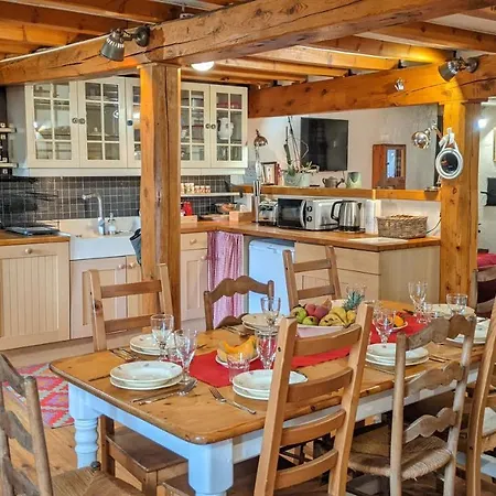 La Ferme Des Astres Les Angles (Pyrenees-Orientales)